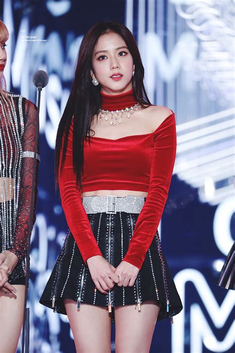 jisoo outfit.